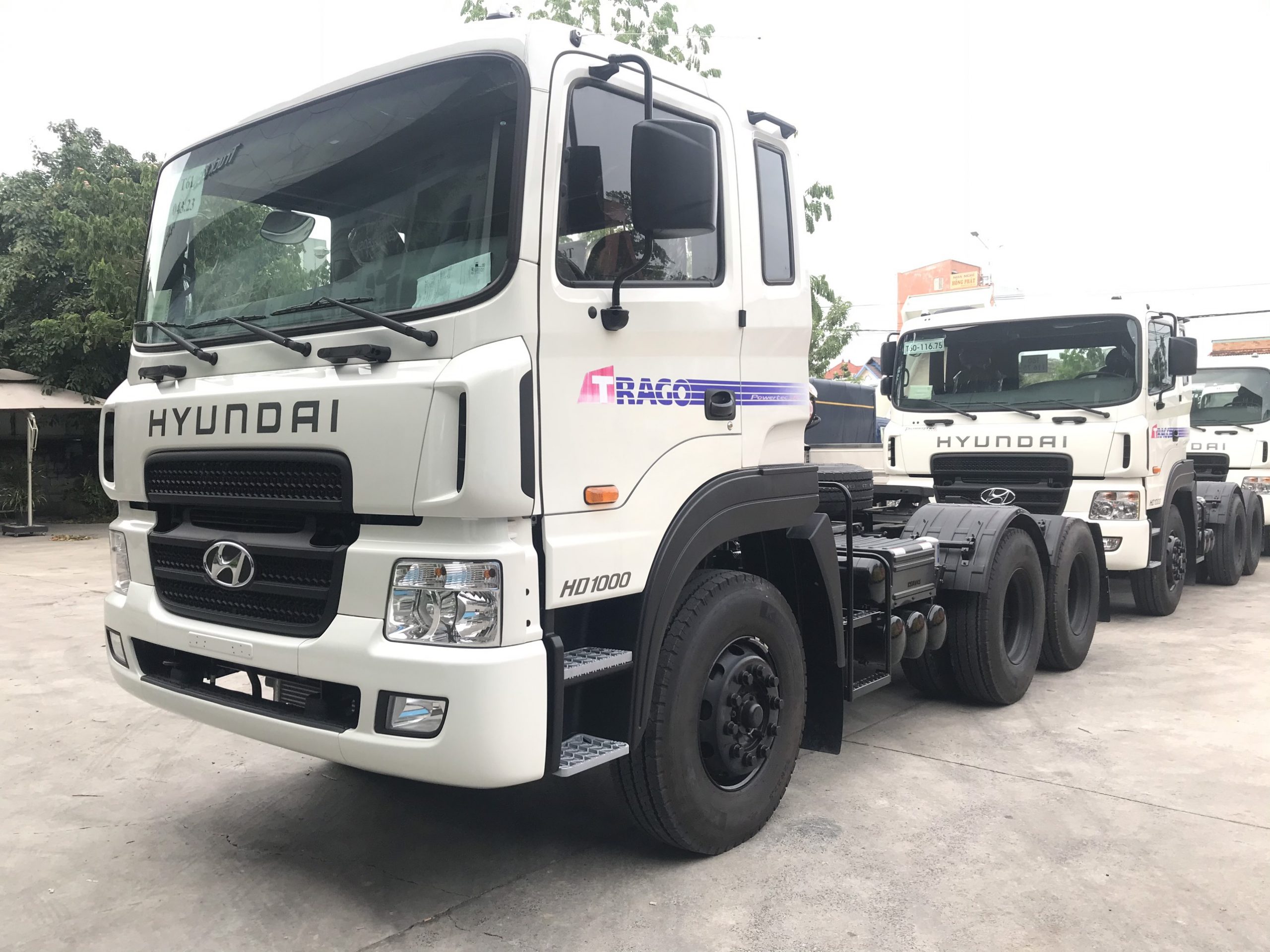 bên tài xe đầu kéo hyundai hd1000