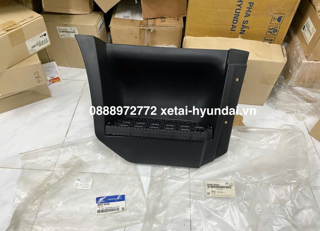 Bệ Bước Bậc Lên Xuống Cabin Xe Tải Hyundai N250 Mighty 75s 110s 110XL HD65 HD72 HD99 HD800