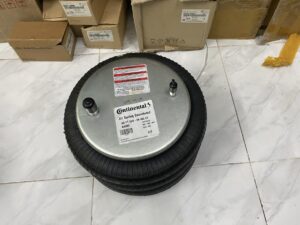 Bầu Hơi Giò Rút Hyundai HD210 HD240 Universe