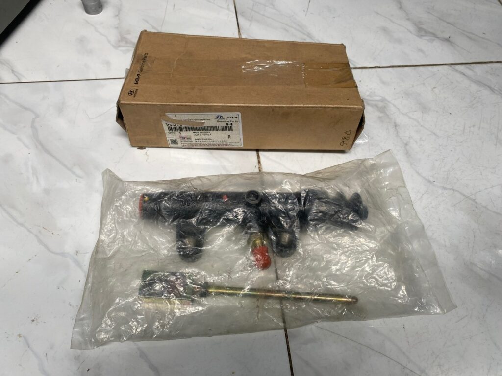 Tổng Côn Trên Heo Côn Hyundai HD260 HD270 HD320 HD700 HD1000