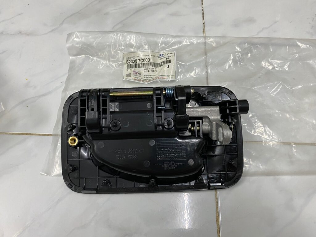 Tay Mở Cửa Ngoài Hyundai HD170 HD240 HD260 HD270 HD320 HD700 HD1000