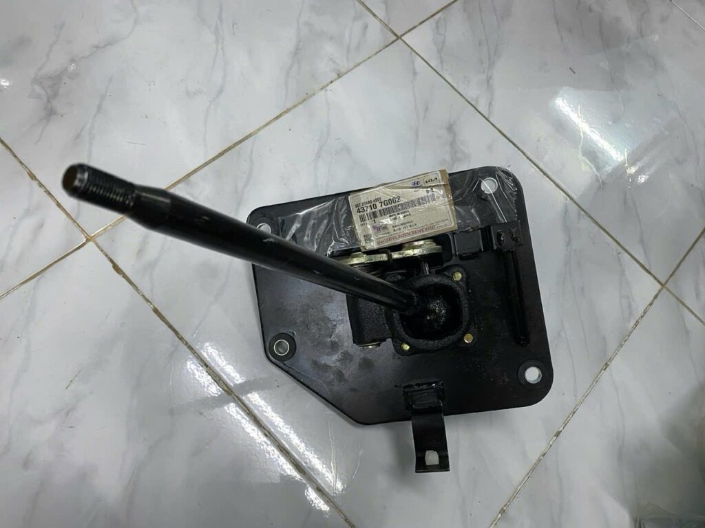 Tay Đi Số Cần Số Xe Tải Hyundai HD270 HD320 HD700 HD1000