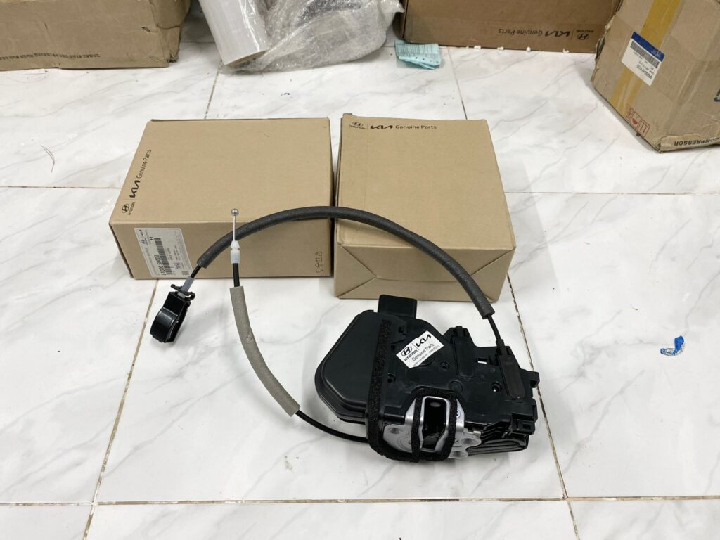 Ngậm cửa Hyundai Solati