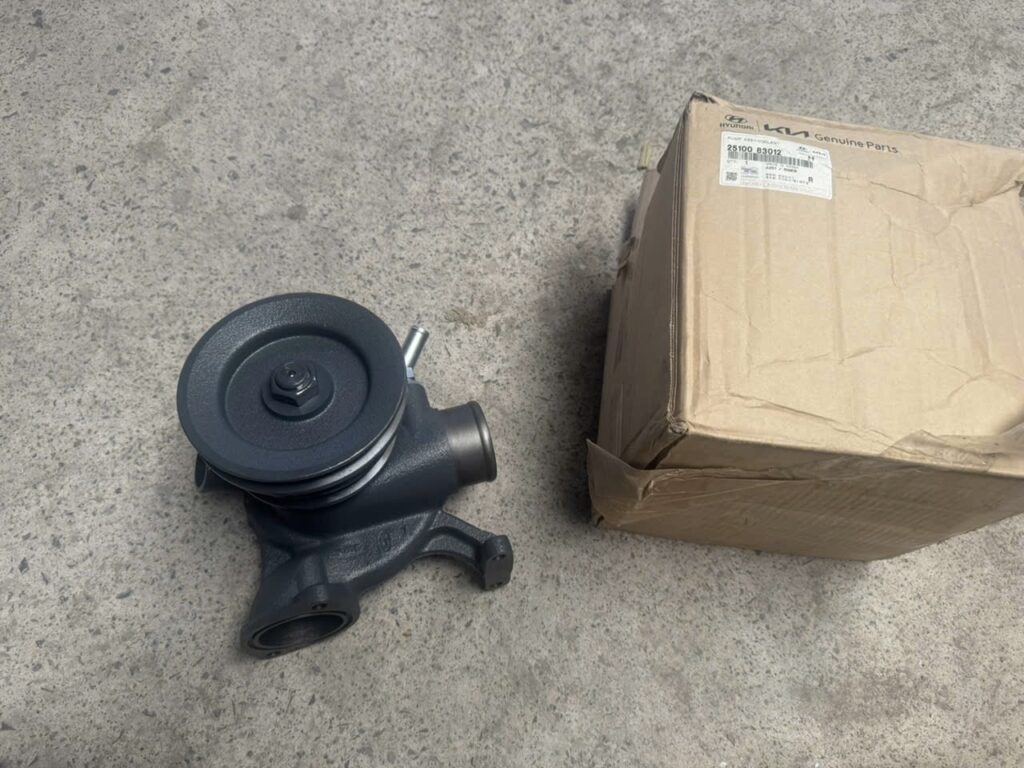 bơm nước hyundai 6d22 hyundai hd270 hd320 hd700