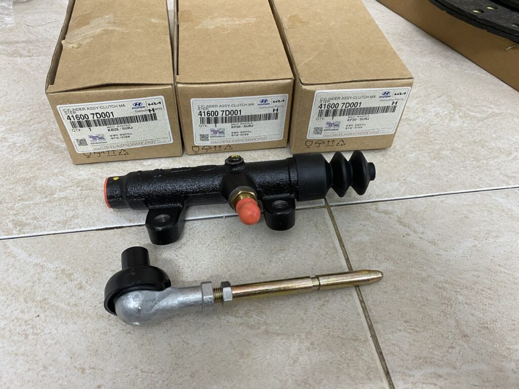 Tổng Côn Trên Heo Côn Hyundai HD260 HD270 HD320 HD700 HD1000