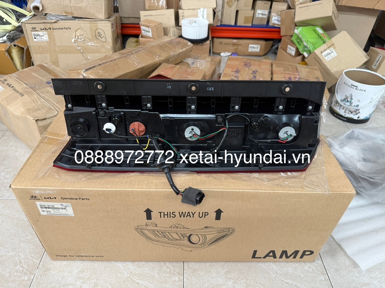 Đèn Hậu Xe 16 Chỗ Hyundai Solati Đèn Hậu Xe 16 Chỗ Hyundai Solati
